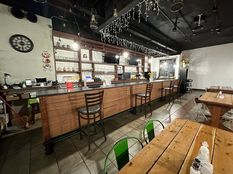 More Photos Of 414 38th St, Union City Storefront For Sale