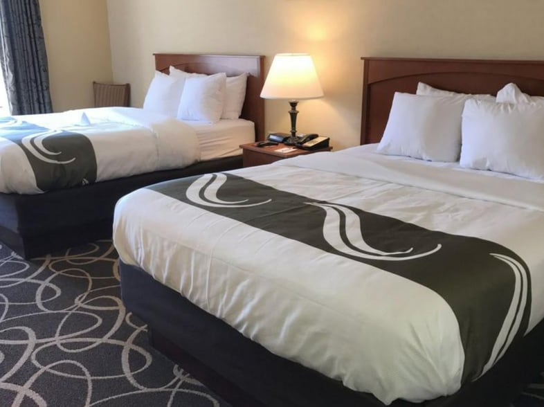 More Photos Of 240 Rainbow Blvd, Niagara Falls Hospitality For Sale