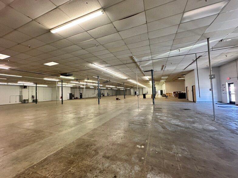 More Photos Of 1001 NE Loop 820, Fort Worth Distribution For Lease