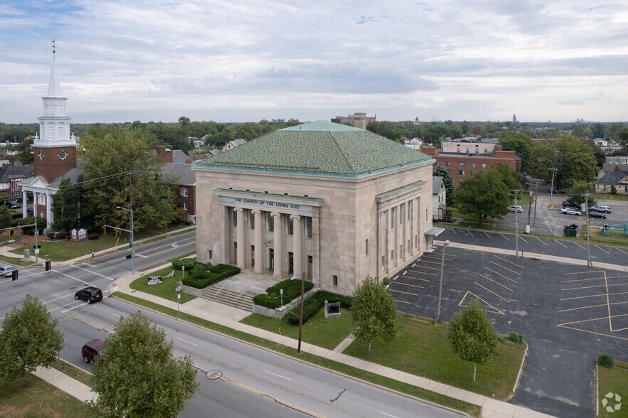 More Photos Of 2134-2158 Collingwood Blvd, Toledo Religious Facility For Sale