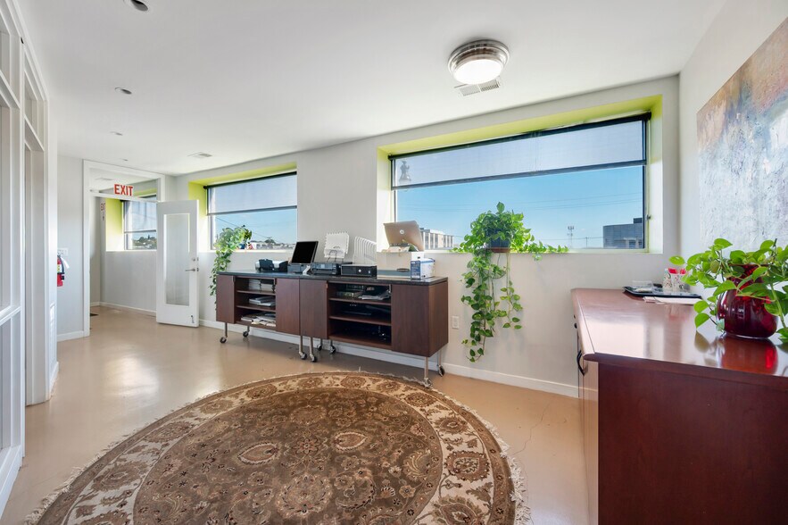 More Photos Of 1905 Brentwood Rd NE, Washington Warehouse For Lease