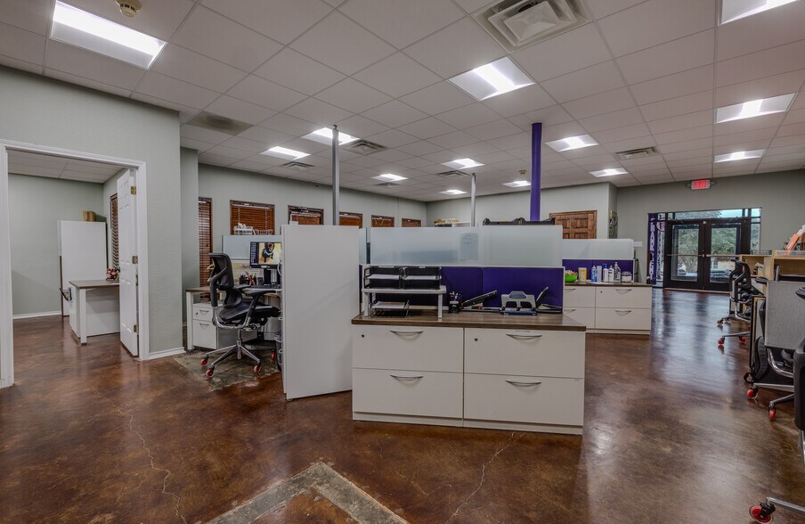 More Photos Of 4800 Bryant Irvin Ct, Fort Worth Office For Sale