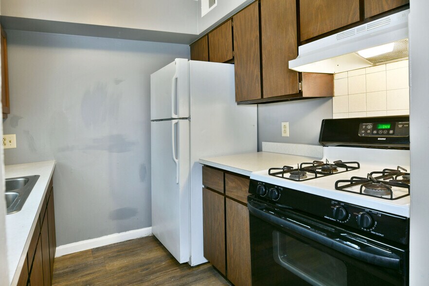 More Photos Of 203-205 Churchill Hubbard Rd, Youngstown Apartments For Sale