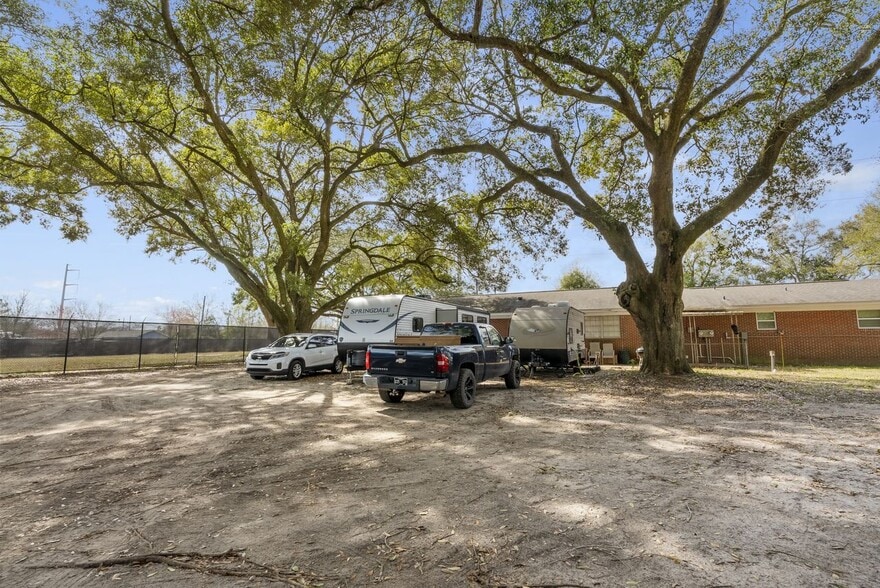 More Photos Of 9250 Untreiner Ave, Pensacola Office Residential For Sale