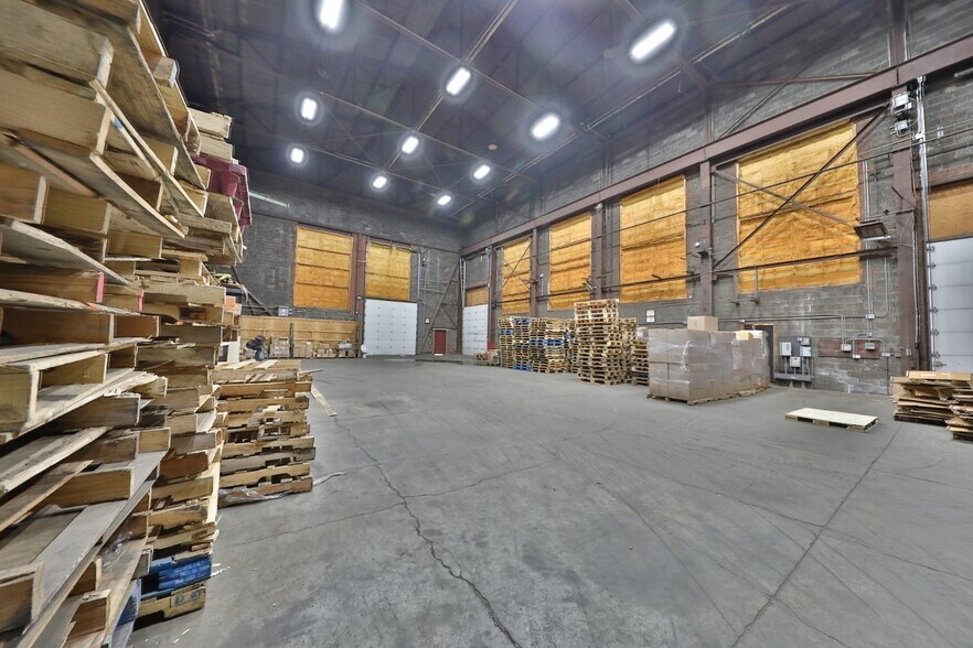 More Photos Of 126 E Dickerson St, Dover Warehouse For Sale
