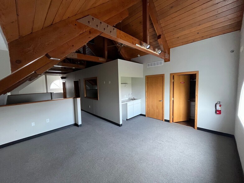 More Photos Of 174 N Main St, Dublin Office For Lease