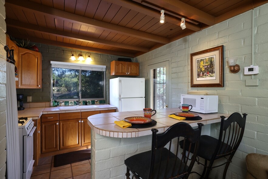 More Photos Of 1401 N Camino Cordon Rd, Tucson Apartments For Sale