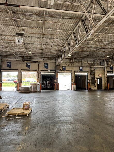 More Photos Of 2704 Bouldercrest Rd SE, Atlanta Distribution For Lease