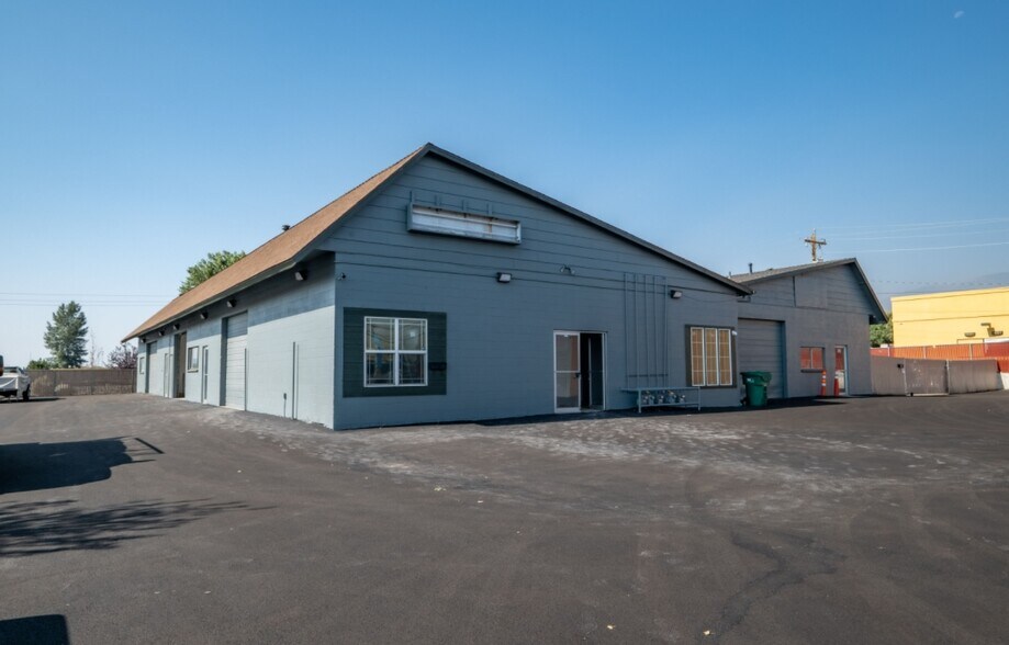 More Photos Of 1991 E William St, Carson City Warehouse For Lease