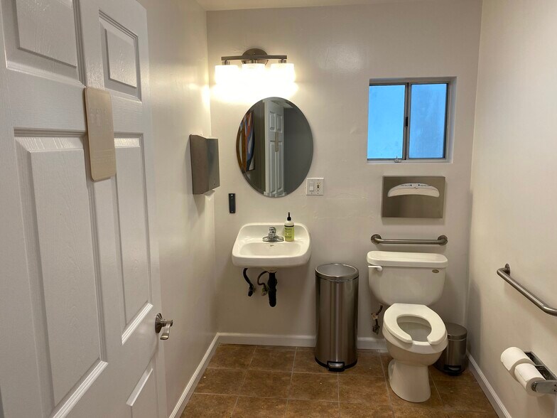 More Photos Of 335 Redondo Ave, Long Beach Office Residential For Sale