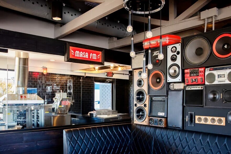 More Photos Of 100 Sandhill Dr, Middletown General Retail For Sale