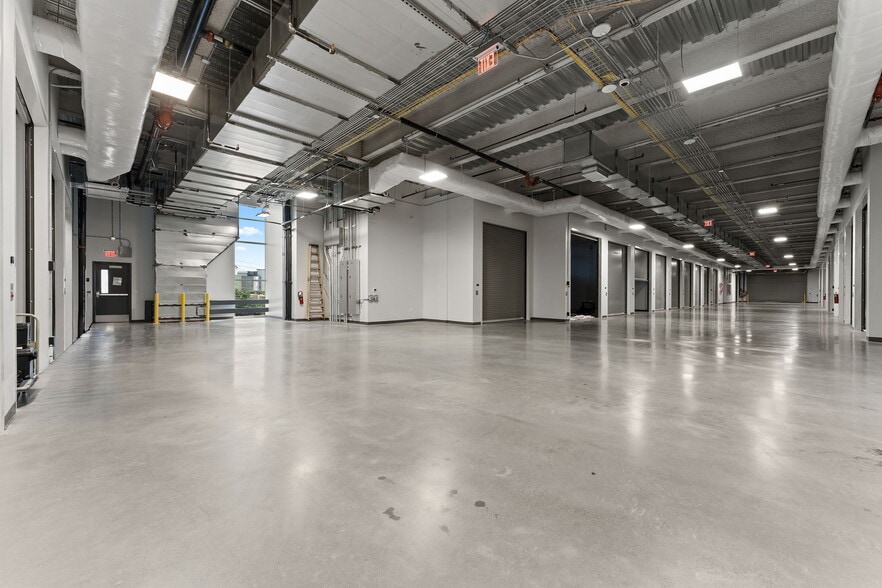 More Photos Of 4229 N FM 620 Hwy, Austin Showroom For Sale