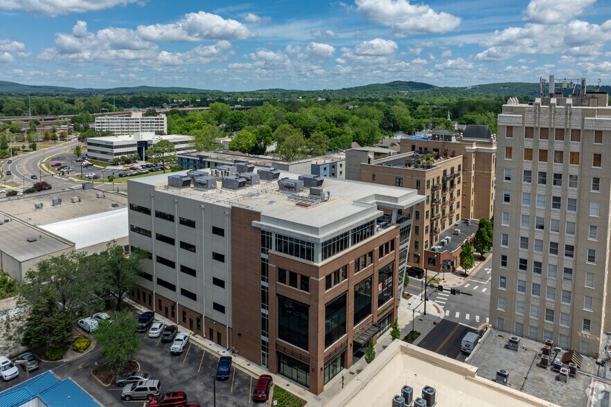 More Photos Of 225 Holmes Ave, Huntsville Office For Lease