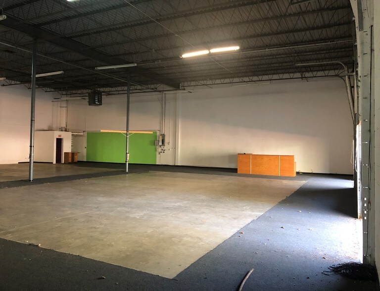 More Photos Of 45 Everett Dr, Princeton Junction Light Distribution For Lease