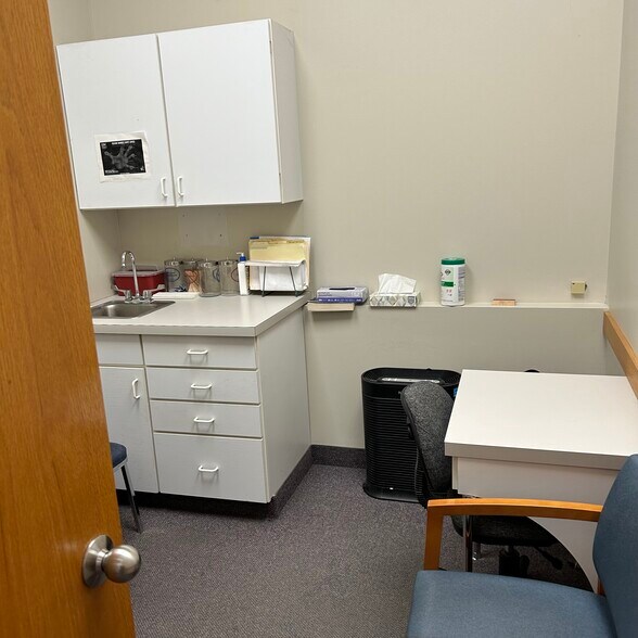 More Photos Of 200 N Main St, East Longmeadow Loft Creative Space For Lease