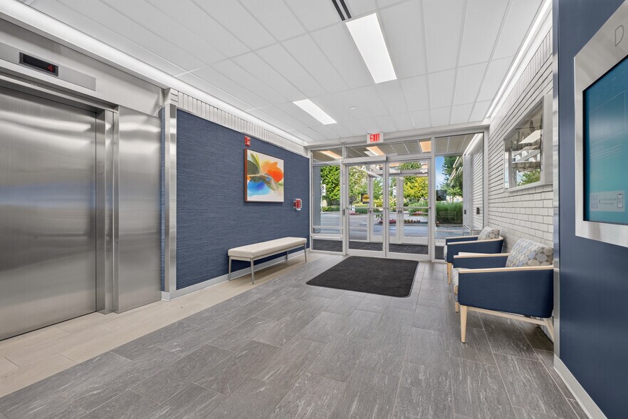 More Photos Of 6400 Clayton Rd, Richmond Heights Medical For Lease