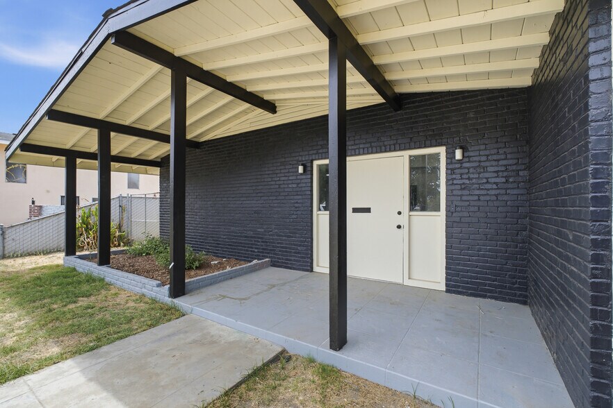 More Photos Of 1012 Hale Ave, Corcoran Office Residential For Sale