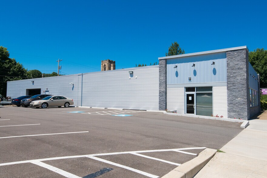 More Photos Of 1230 4th Ave, Coraopolis Freestanding For Lease