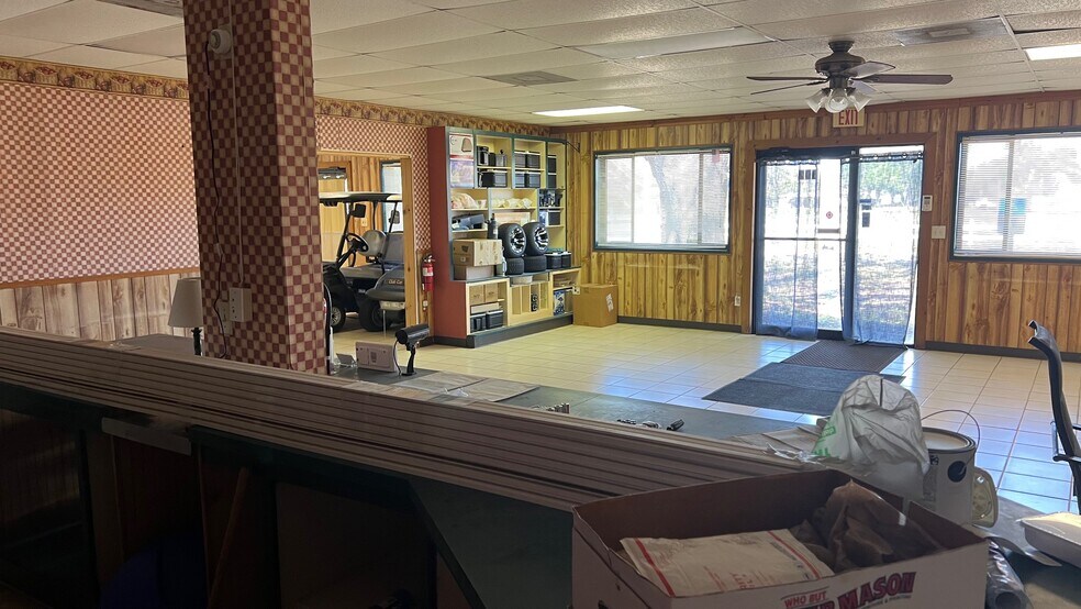 More Photos Of 302 Broadway Blvd SE, Polk City Restaurant For Sale