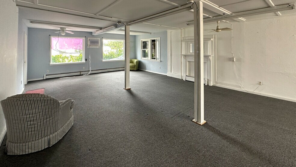 More Photos Of 606 Main St, Hyannis Restaurant For Lease