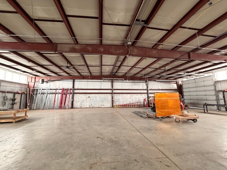 More Photos Of 1915 S High St, Columbus Warehouse For Lease
