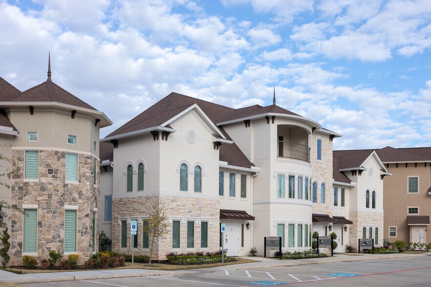 More Photos Of Greatwood Parkway, Sugar Land Office For Sale