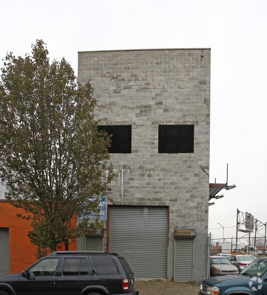More Photos Of 51-02 35th St, Long Island City Warehouse For Lease