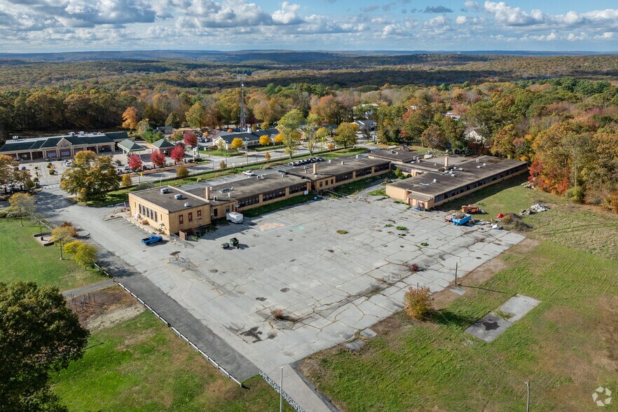 More Photos Of 740 Colonel Ledyard Hwy, Ledyard Storefront Retail Residential For Lease