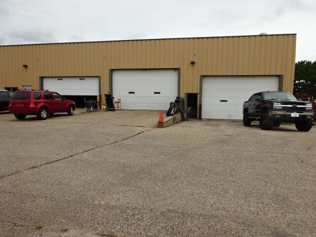 More Photos Of 4824 Industrial Park Dr, Stevens Point Manufacturing For Lease