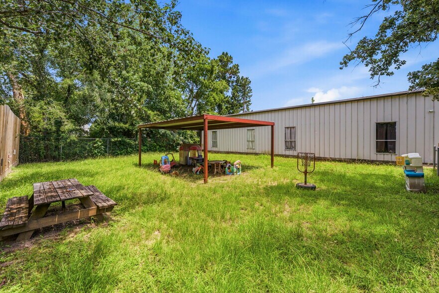 More Photos Of 16737 Sprawling Oaks Dr, Conroe Daycare Center For Sale