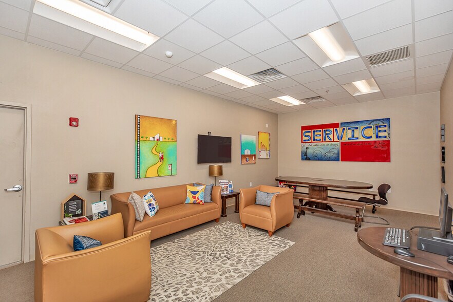 More Photos Of 11375 S Fortuna Rd, Yuma Storefront Retail Office For Sale