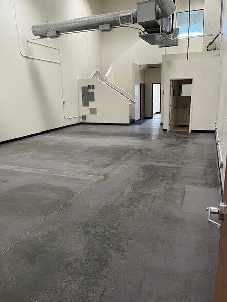 More Photos Of 874-888 Palomares Ave, La Verne Warehouse For Lease