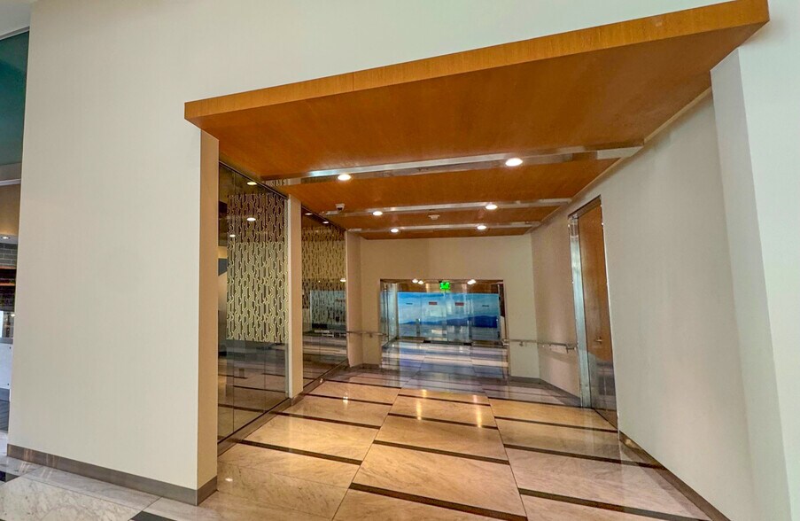 More Photos Of 300 S 4th St, Las Vegas Office For Lease
