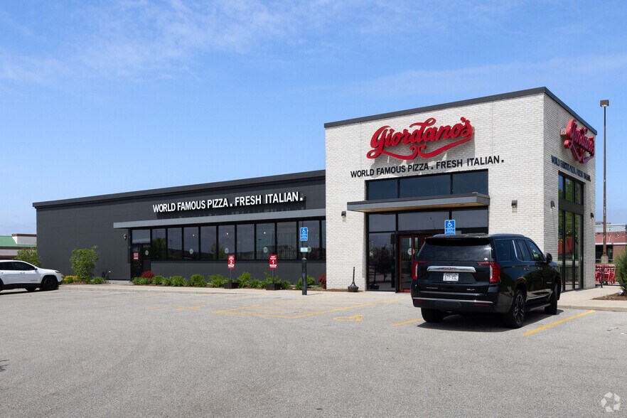 More Photos Of 7120 Green Bay Rd, Kenosha General Retail For Lease