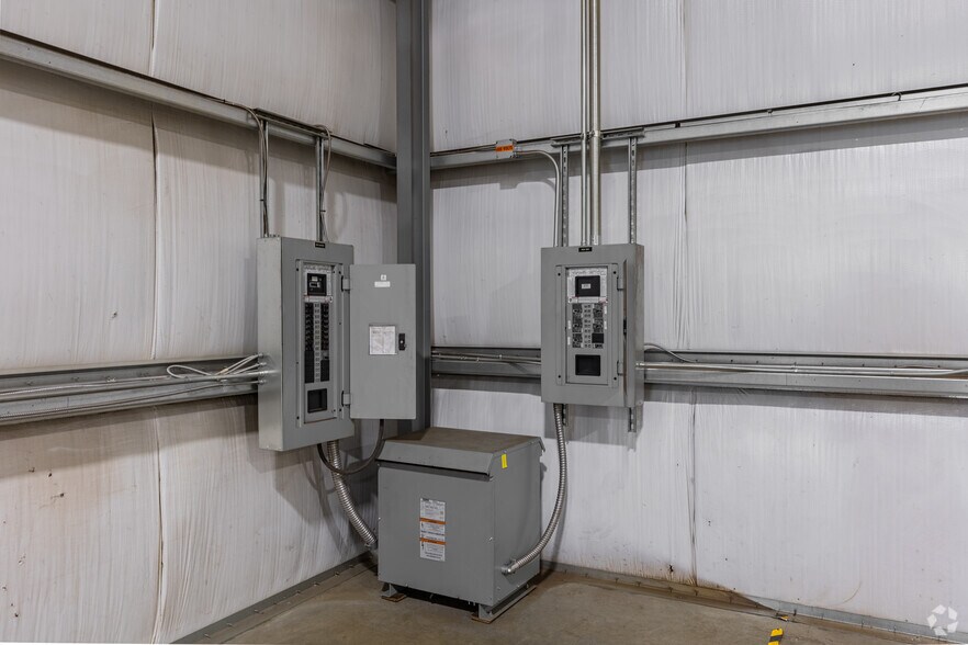 More Photos Of 1160 NW Noble Dr, Estacada Distribution For Lease