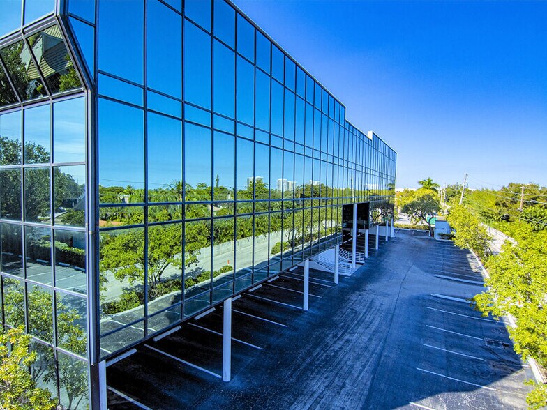 More Photos Of 712 US Highway 1, North Palm Beach Office For Sale