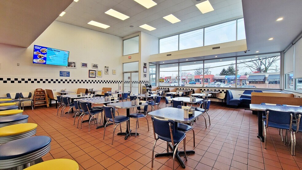 More Photos Of 5050 Langston Blvd, Arlington Restaurant For Sale