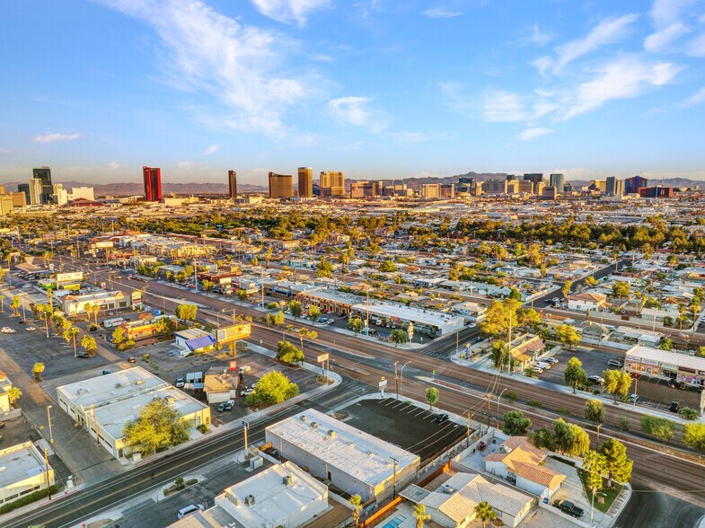 More Photos Of 4000 W Sahara Ave, Las Vegas Freestanding For Lease