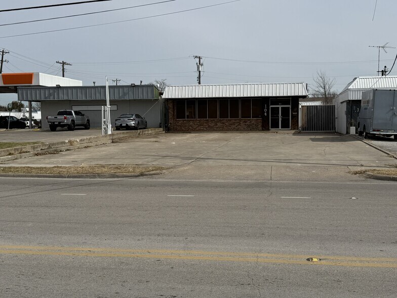 Primary Photo Of 104 S Rogers Rd, Irving Storefront Retail Office For Sale