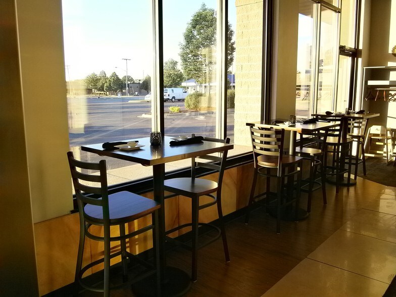 More Photos Of 940 Hansen Rd, Green Bay Storefront For Lease