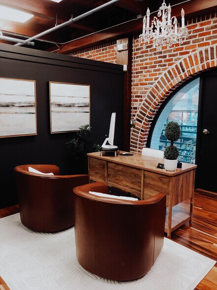 More Photos Of 260 1st Ave S, Saint Petersburg Coworking Space