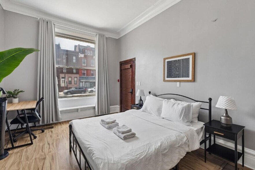 More Photos Of 1611 S Broad St, Philadelphia Specialty For Sale