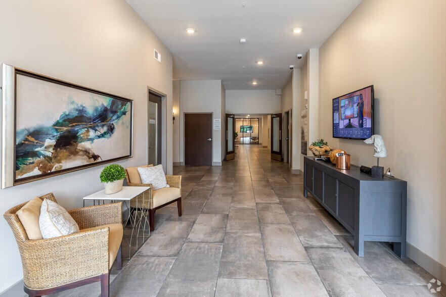 More Photos Of 130 Cinema Dr, Hendersonville Apartments For Lease