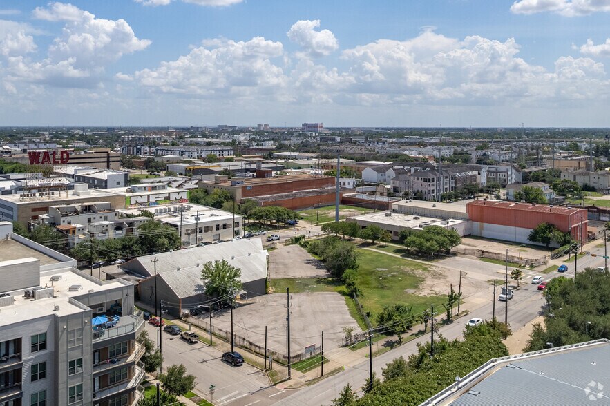 More Photos Of 815 Emancipation Ave, Houston Industrial For Sale