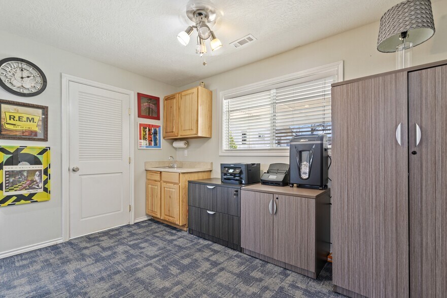 More Photos Of 124 E Pine Ave, Meridian Office For Sale