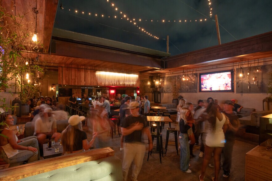 More Photos Of 540-546 S Coast Highway 101 Hwy, Encinitas Bar For Sale