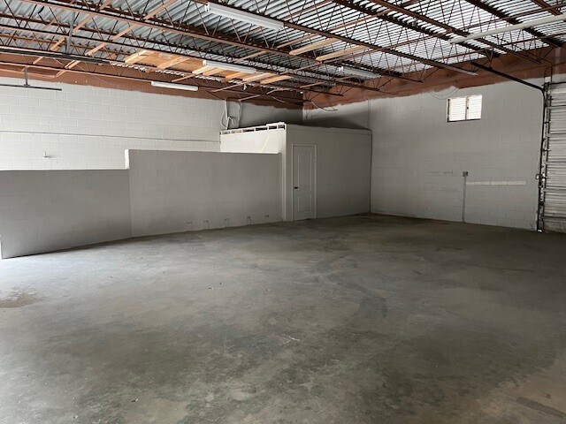 More Photos Of 5665 US Highway 1, Vero Beach Self Storage For Lease