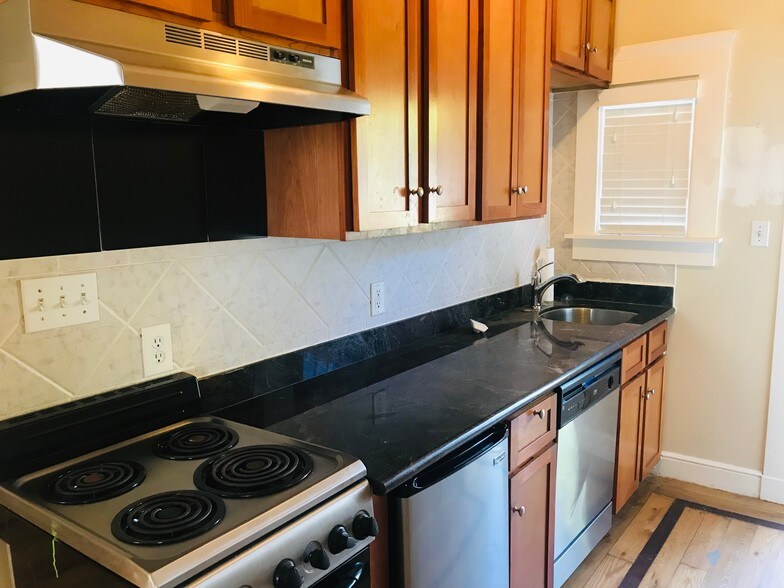 More Photos Of 1364 E 27th St, Oakland Apartments For Sale