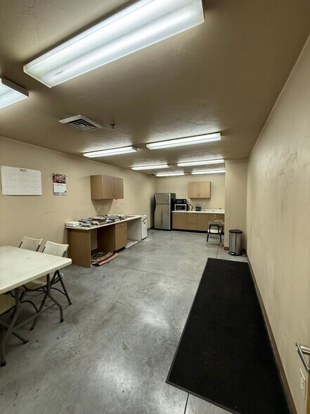 More Photos Of 1005 W American Dr, Neenah Warehouse For Sale