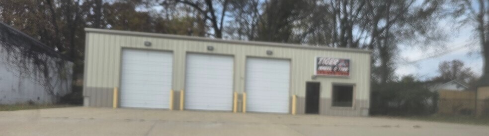 More Photos Of 1002 Route 66 W, Waynesville General Retail For Sale